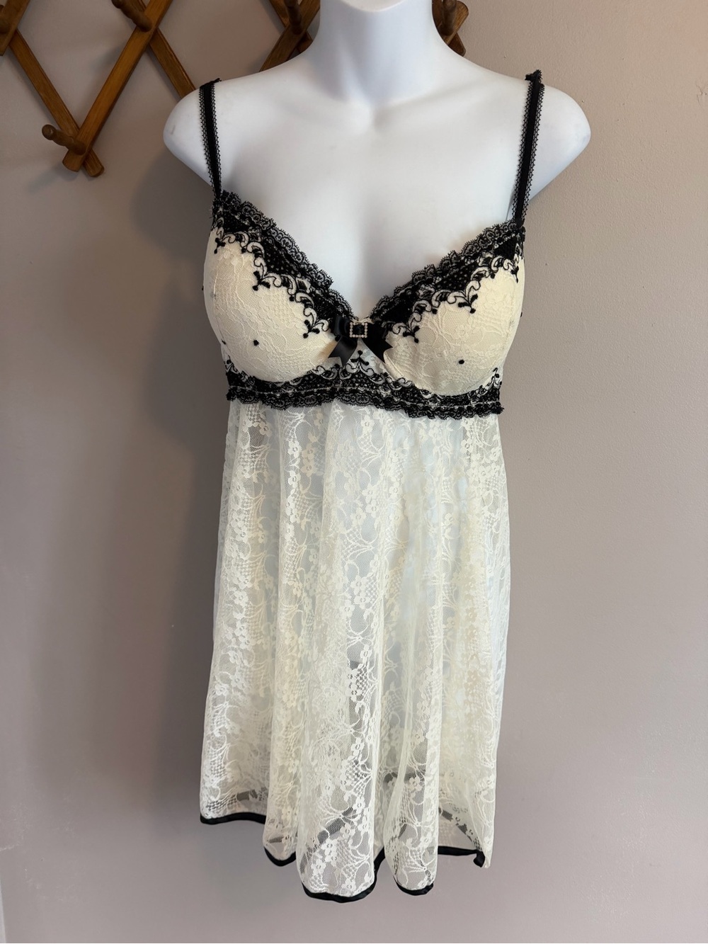Seductivewear by Cinema Etoile Cream & Black Lace Babydoll Chemise XL